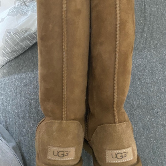 Chestnut tall ugg boots - Picture 2 of 2